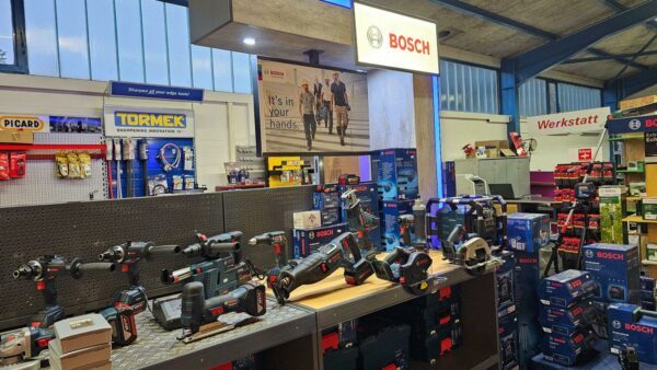 Bosch Professional GSR 12V-15 + Akku Stichsäge GST12V-70 – Bild 5